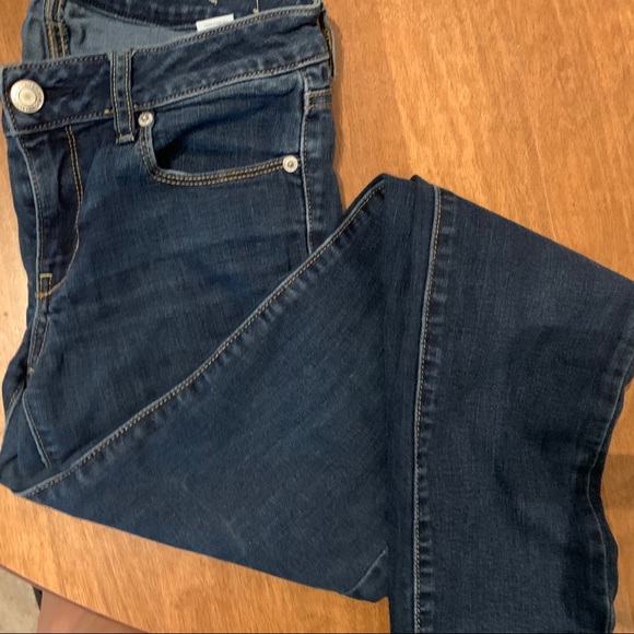 Skinny size 4 American Eagle Jean - Picture 1 of 3